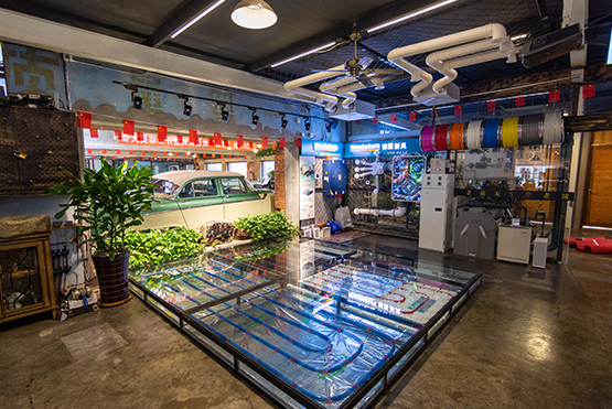 <b>空气比较潮湿，铺设电地暖好还是铺设水地暖好</b>