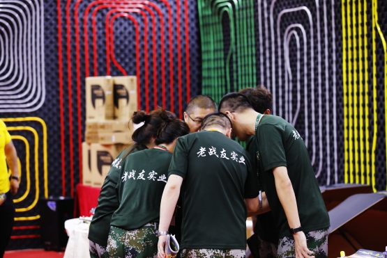 精细施工技术，老战友地热为您带来高品质地暖